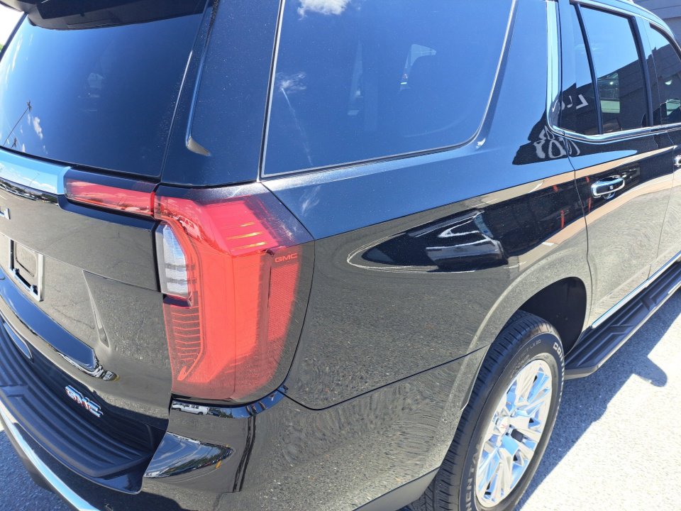 Used 2025 GMC Yukon Denali AWD/4WD image 19