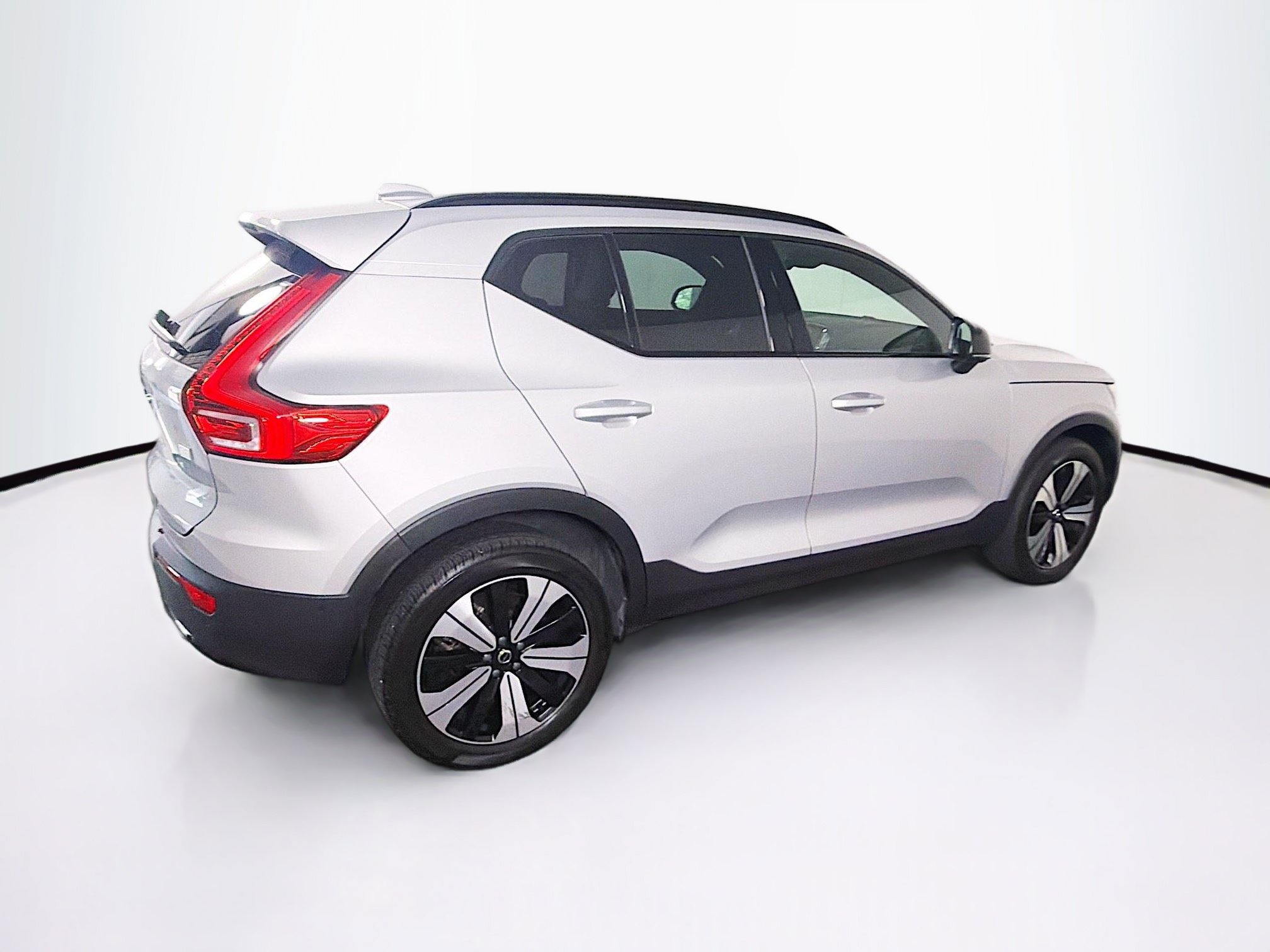 Used 2023 Volvo XC40 Recharge Plus AWD/4WD image 10