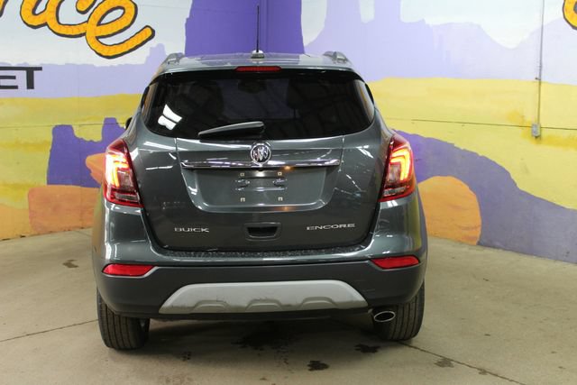 Used 2018 Buick Encore Essence w/ Experience Buick Package FWD image 4