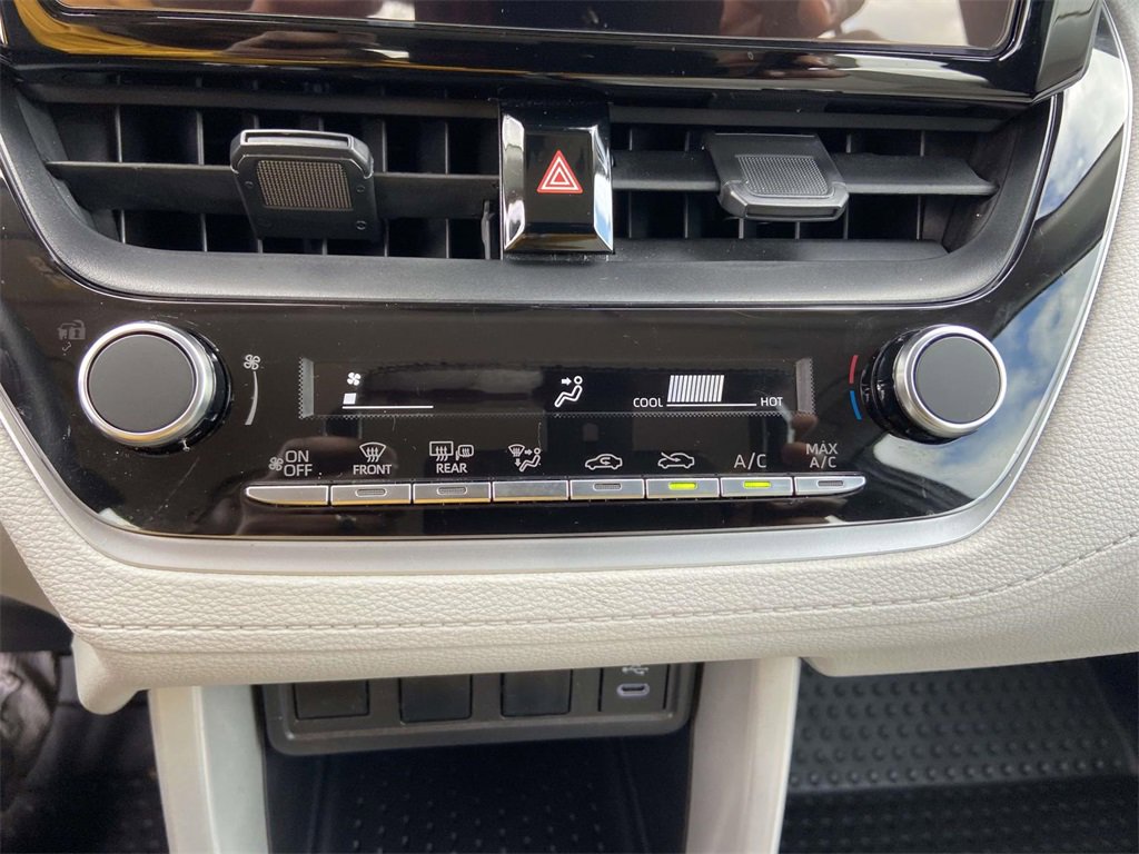 Used 2025 Toyota Corolla Cross L image 22