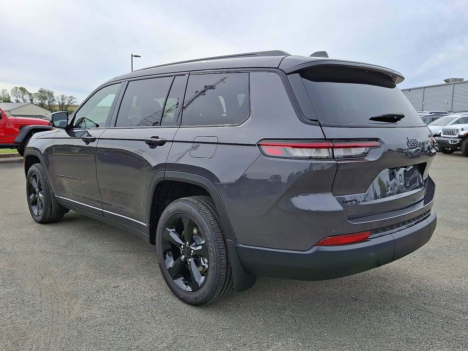 New 2025 Jeep Grand Cherokee L Altitude AWD/4WD image 3