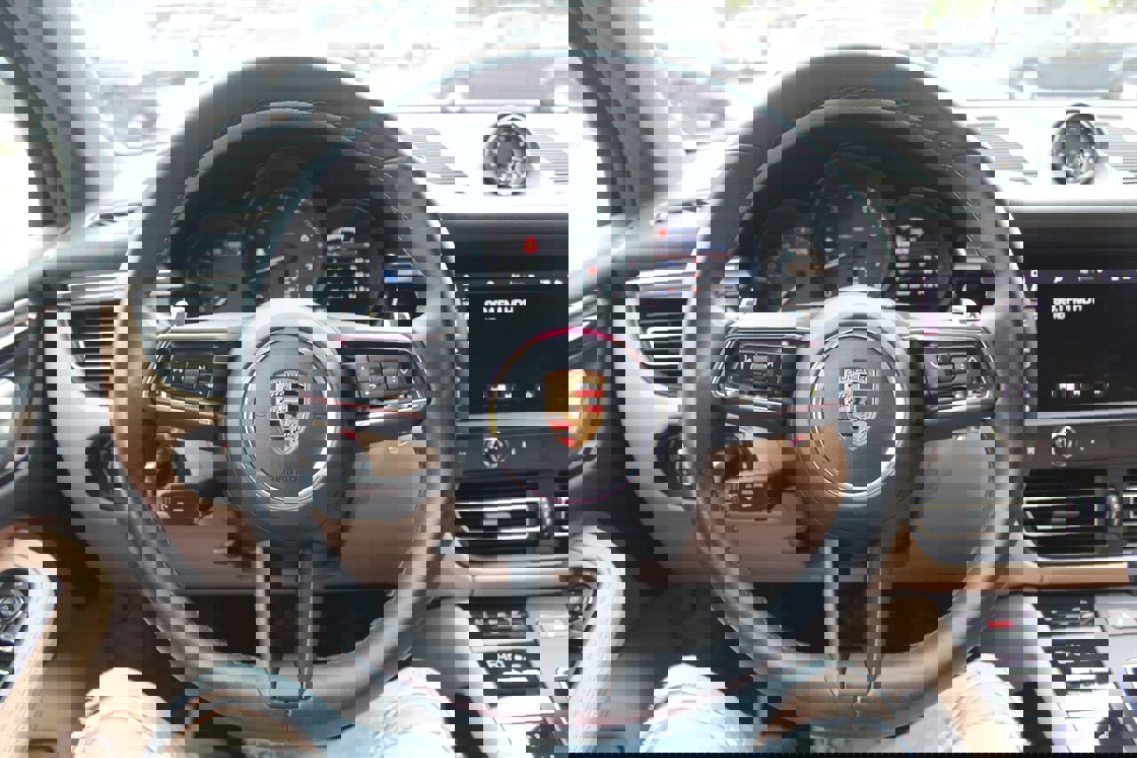 Used 2022 Porsche Macan image 6