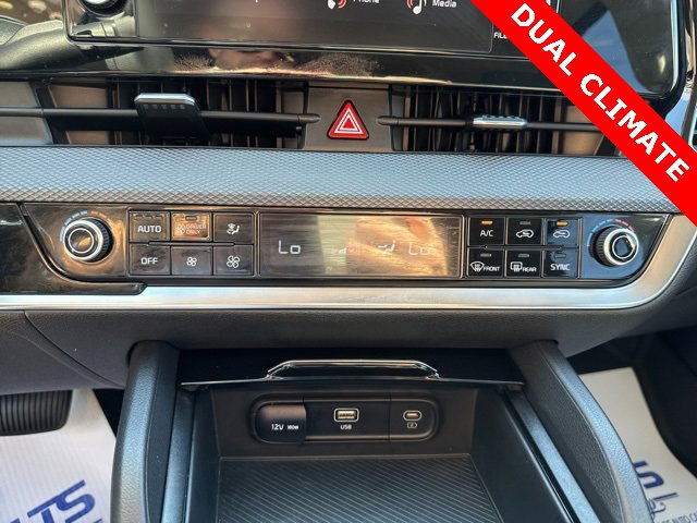 Used 2024 Kia Sportage LX image 12