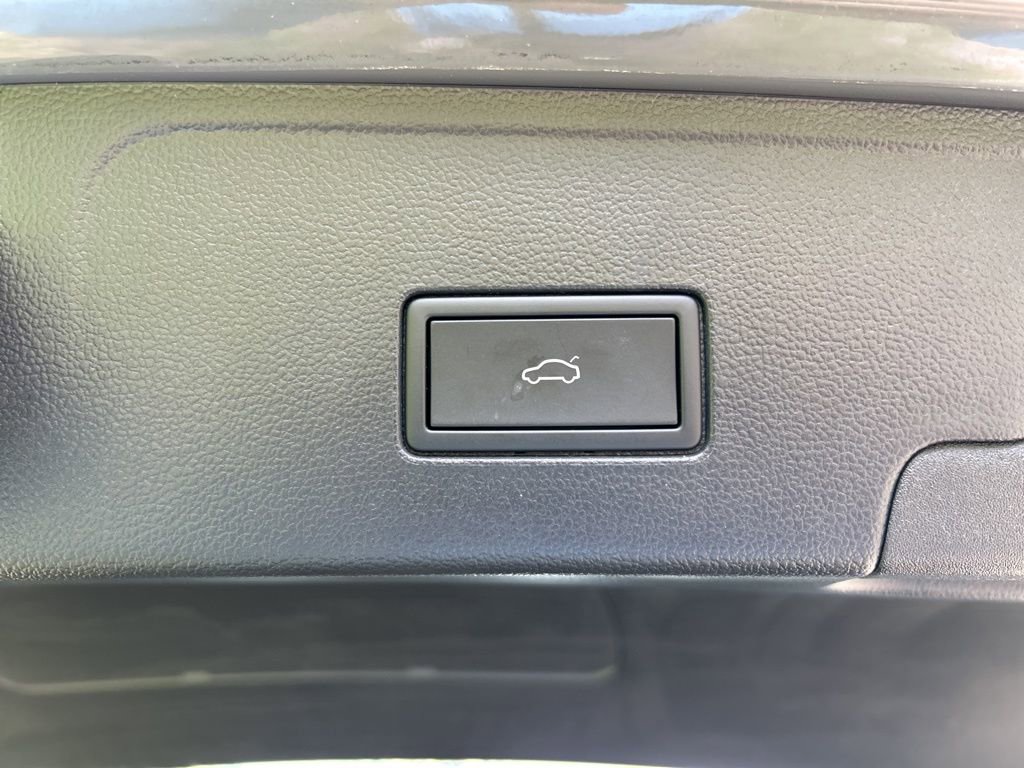 Used 2025 Volkswagen Atlas Cross Sport SEL image 49