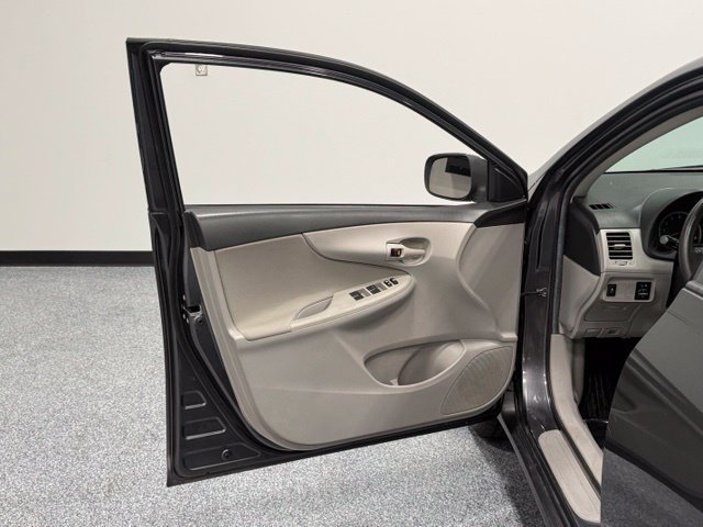 Used 2013 Toyota Corolla L FWD image 9