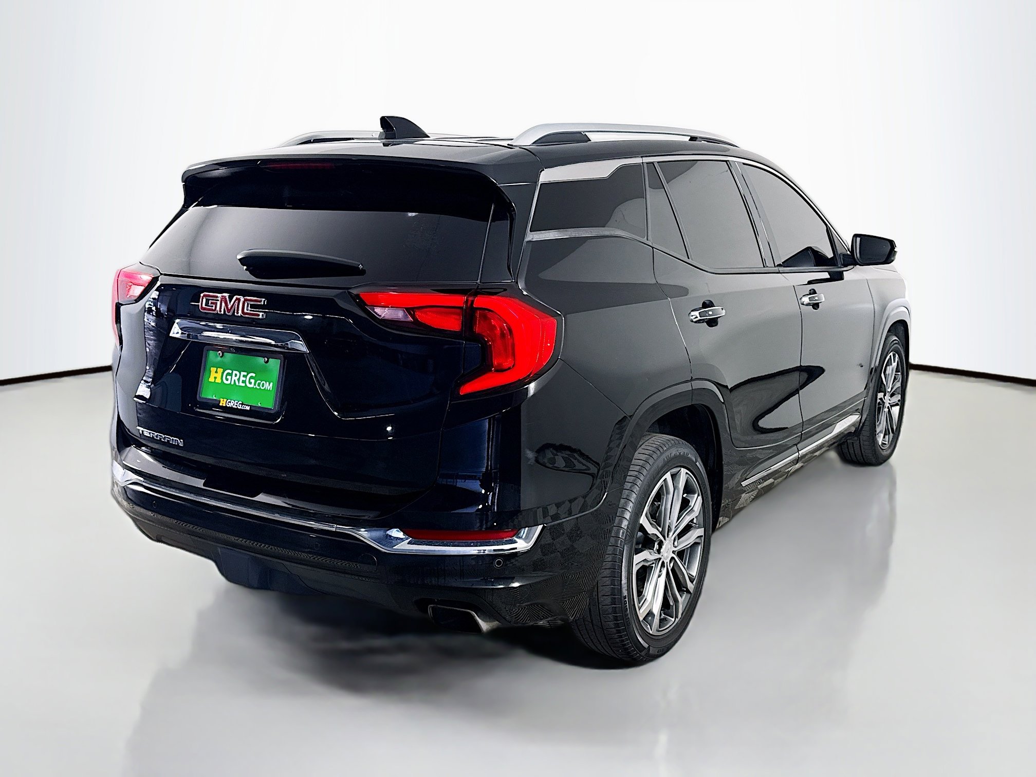 Used 2019 GMC Terrain Denali w/ Advanced Safety Package image 10