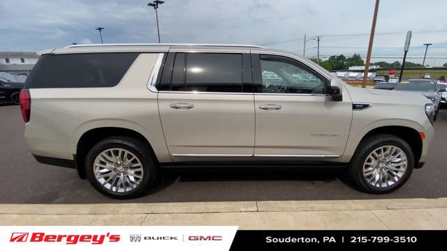 Certified 2023 GMC Yukon XL Denali w/ Denali Reserve Package AWD/4WD image 11