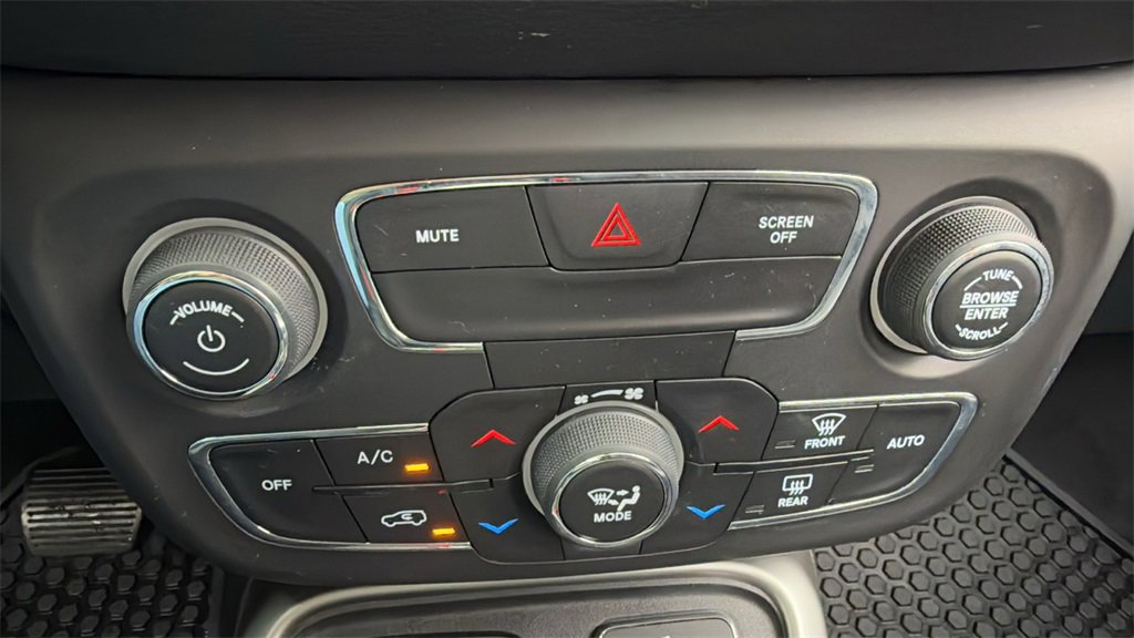 Used 2019 Jeep Compass Latitude w/ Cold Weather Group image 18