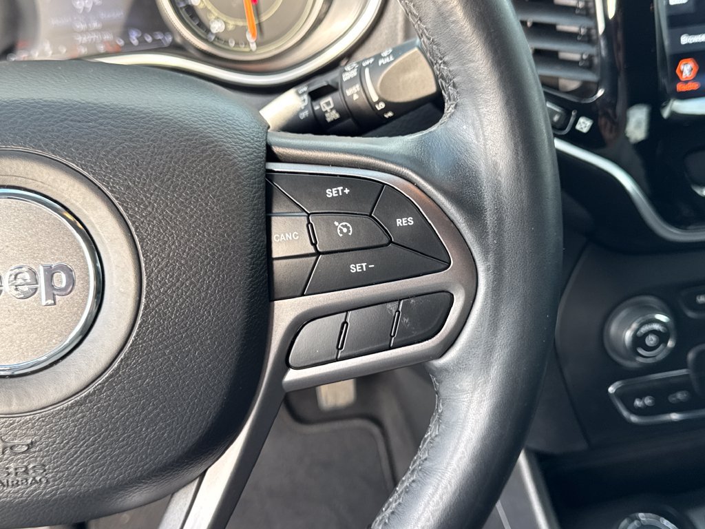 Used 2019 Jeep Cherokee Limited AWD/4WD image 27