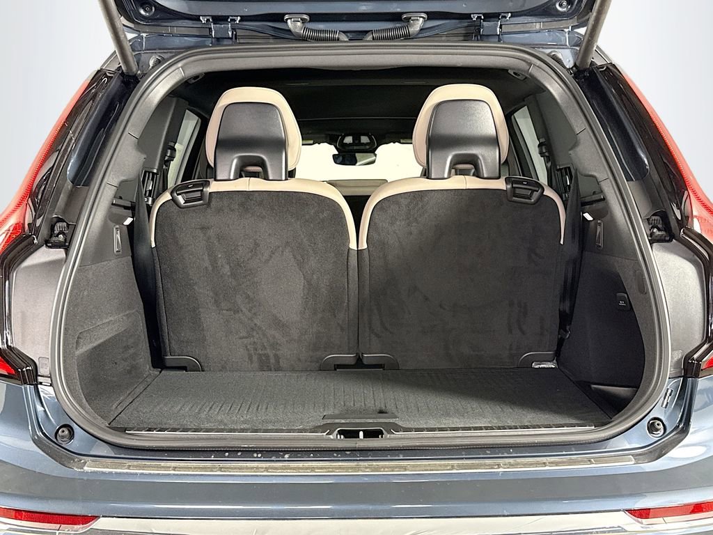New 2026 Volvo XC90 B6 Plus w/ Protection Package Premier image 27