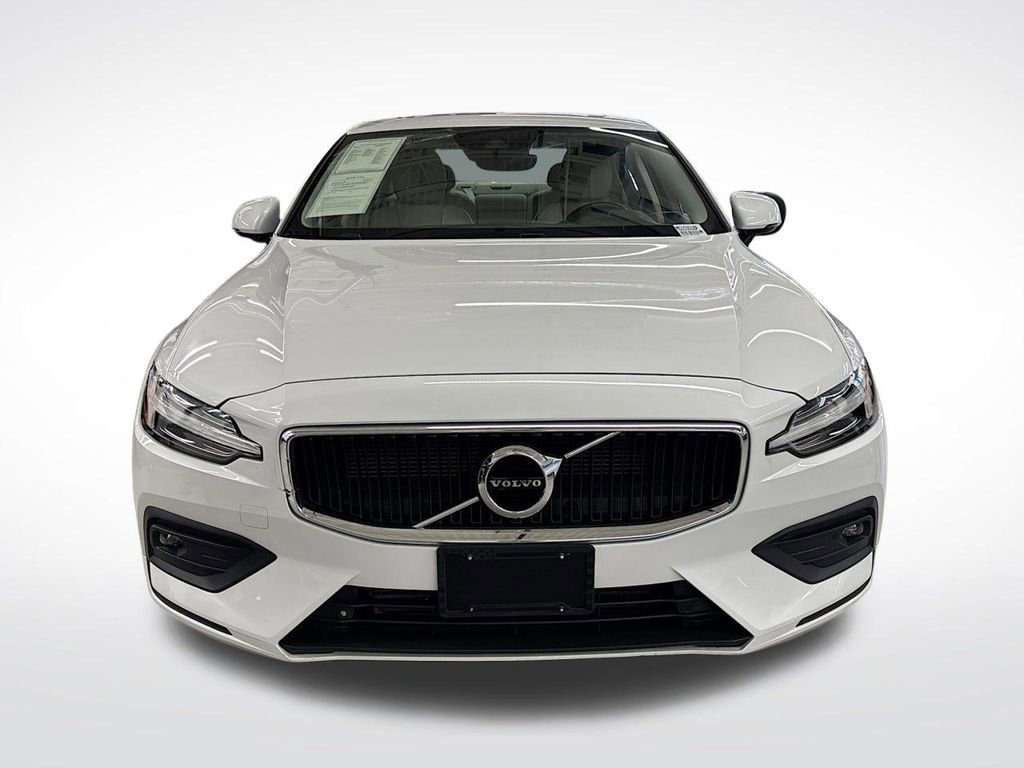 Used 2021 Volvo S60 T5 Momentum image 8
