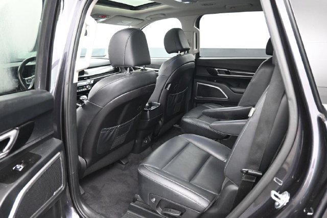 Used 2025 Kia Telluride S FWD image 11