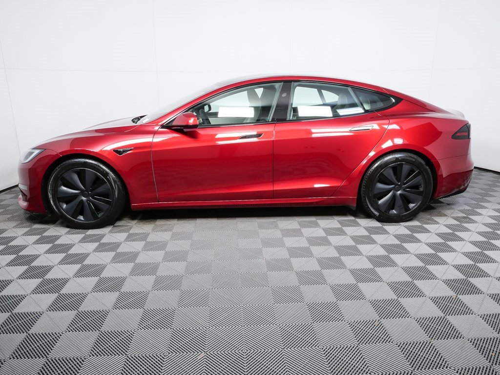 Used 2023 Tesla Model S Standard Range image 2