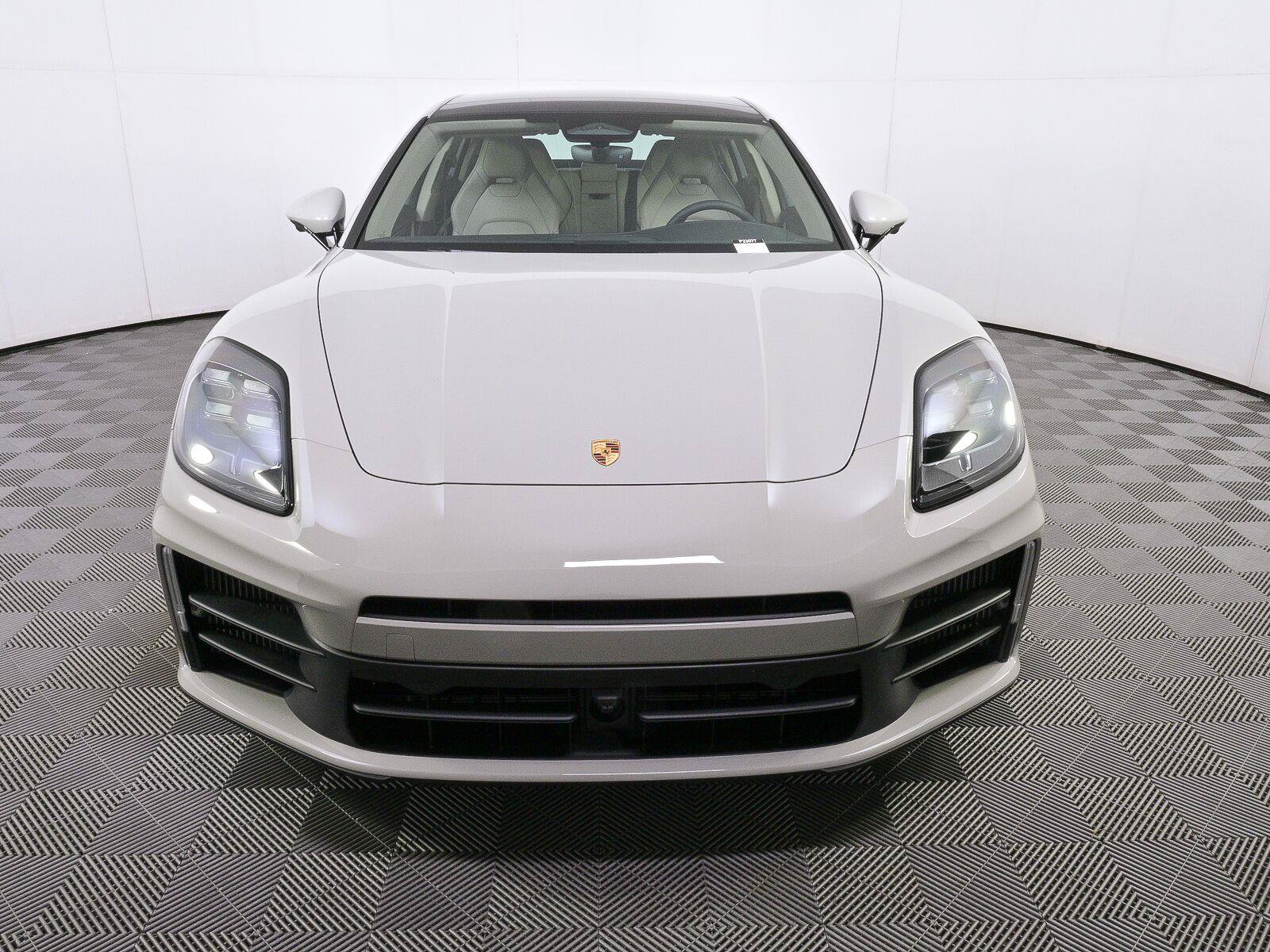 New 2026 Porsche Panamera image 33