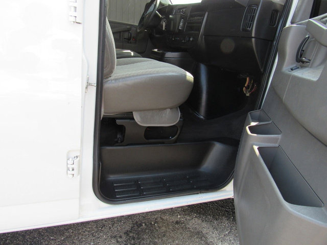 Used 2020 Chevrolet Express 2500 LT w/ LT Preferred Equipment Group RWD image 13