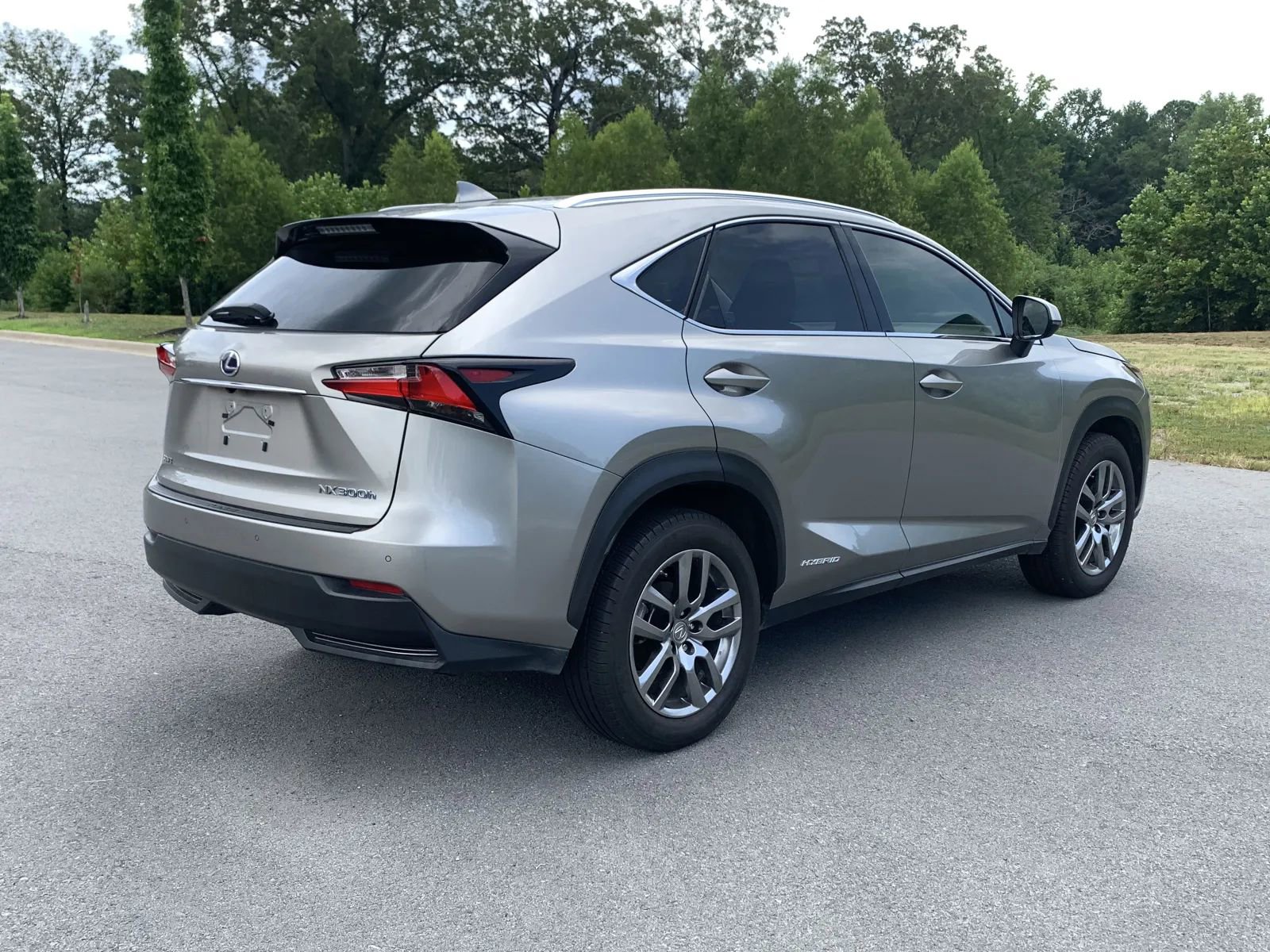 Used 2016 Lexus NX 300h AWD w/ Luxury Package image 7