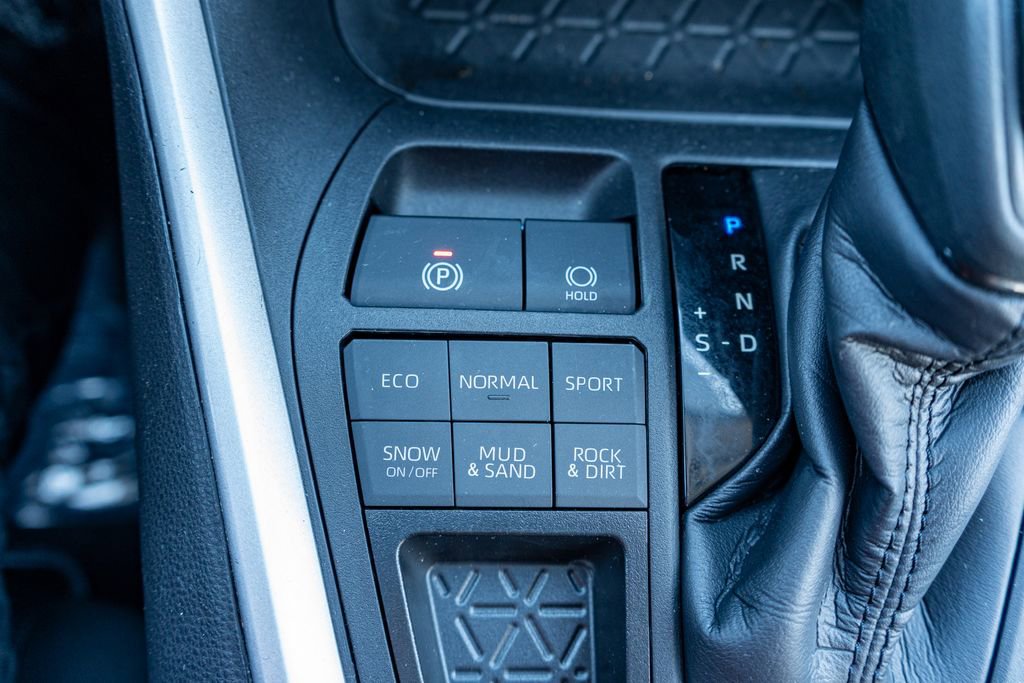 Used 2024 Toyota RAV4 LE image 30