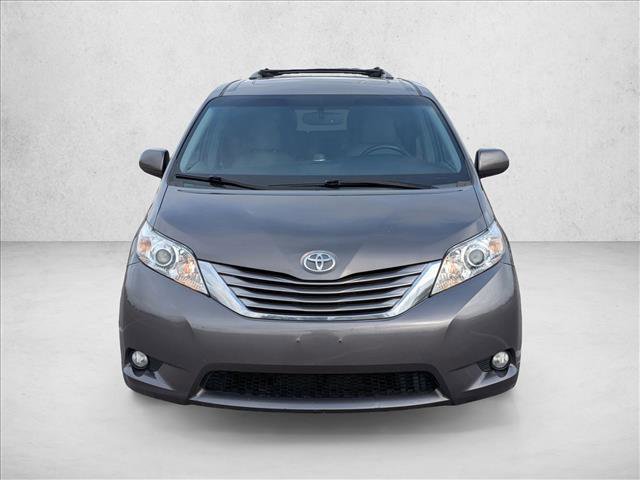 Used 2015 Toyota Sienna XLE image 2