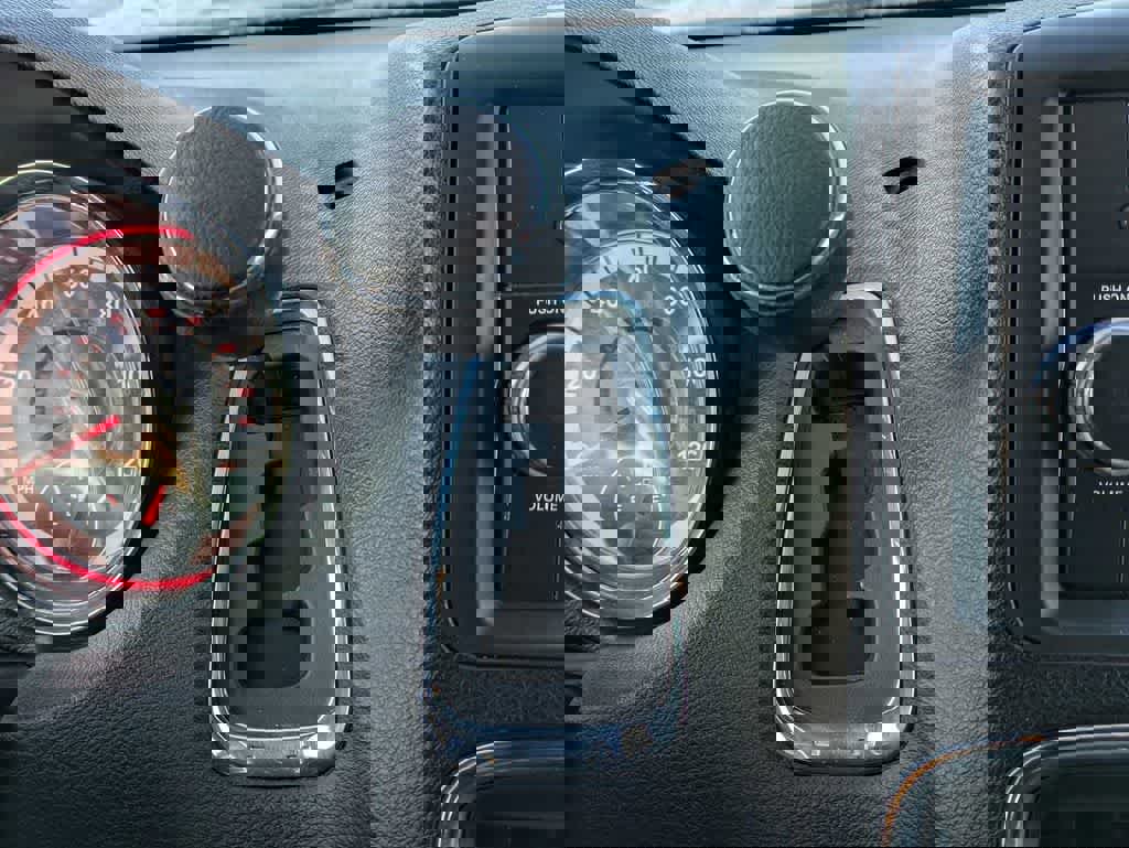 Used 2013 RAM C/V Tradesman image 21