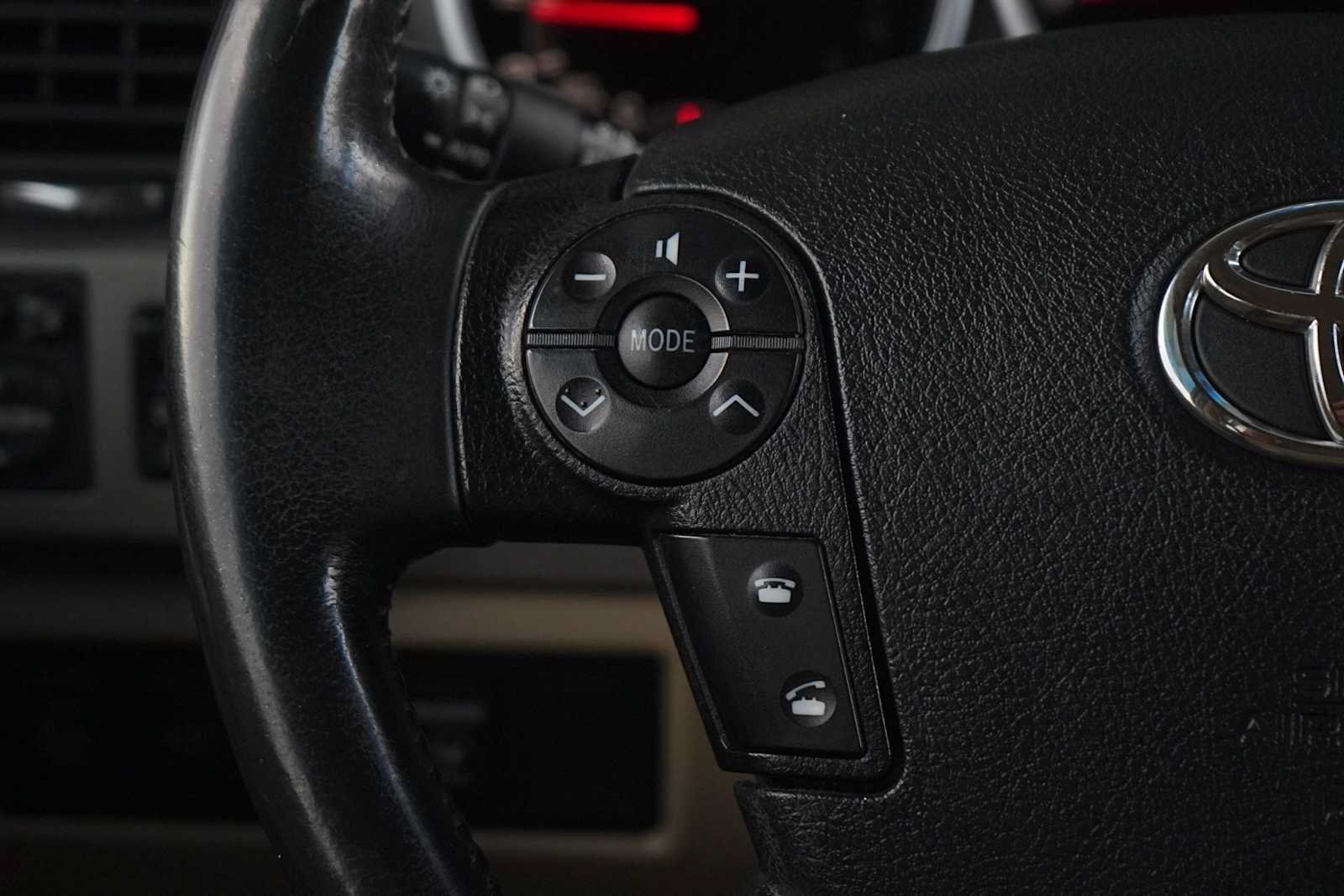 Used 2013 Toyota Sequoia Platinum RWD image 17