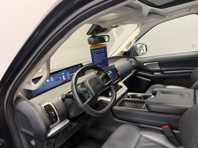 Used 2025 Ford Expedition Max Platinum AWD/4WD image 17