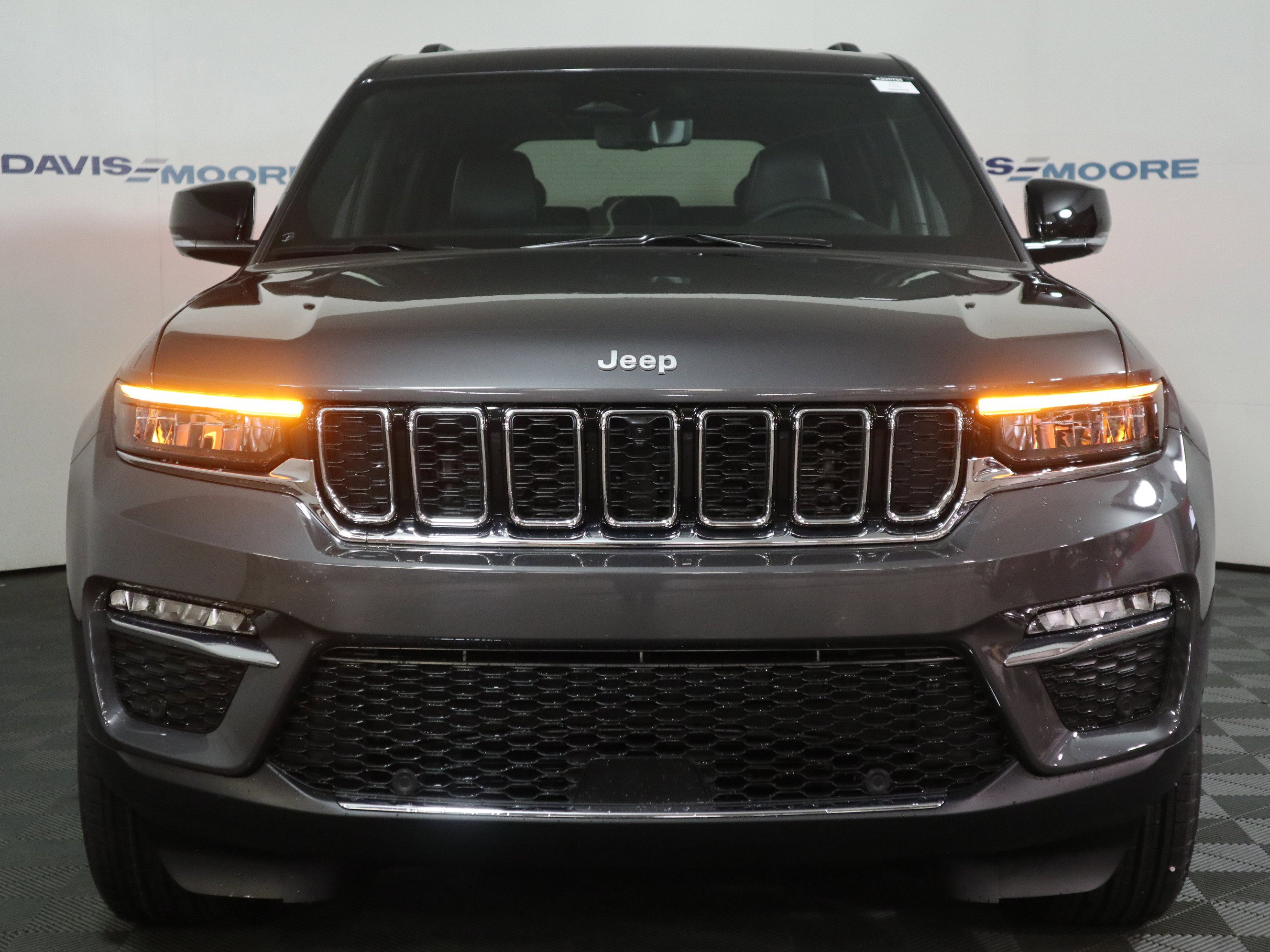 New 2025 Jeep Grand Cherokee Limited w/ Luxury Tech Group II image 13