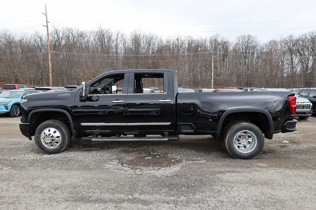 New 2026 Chevrolet Silverado 3500 High Country w/ Technology Package image 2
