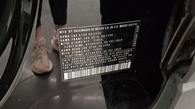 Used 2024 Volkswagen Tiguan S image 36