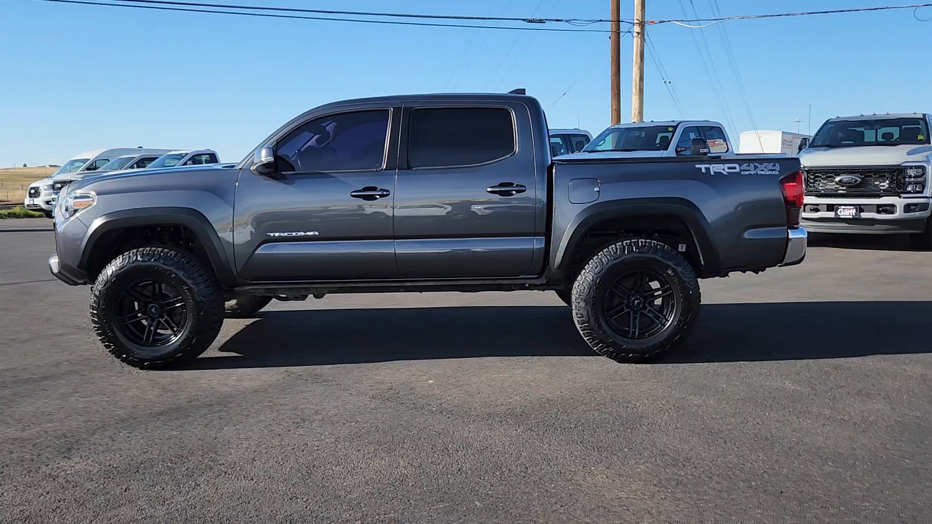 Used 2019 Toyota Tacoma TRD Off-Road AWD/4WD image 3