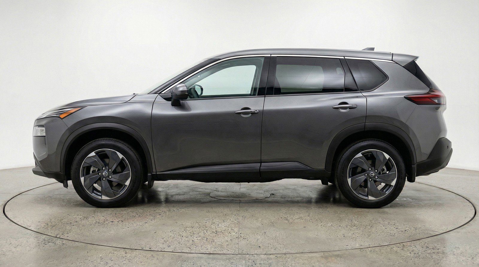 Used 2025 Nissan Rogue SV AWD/4WD image 5