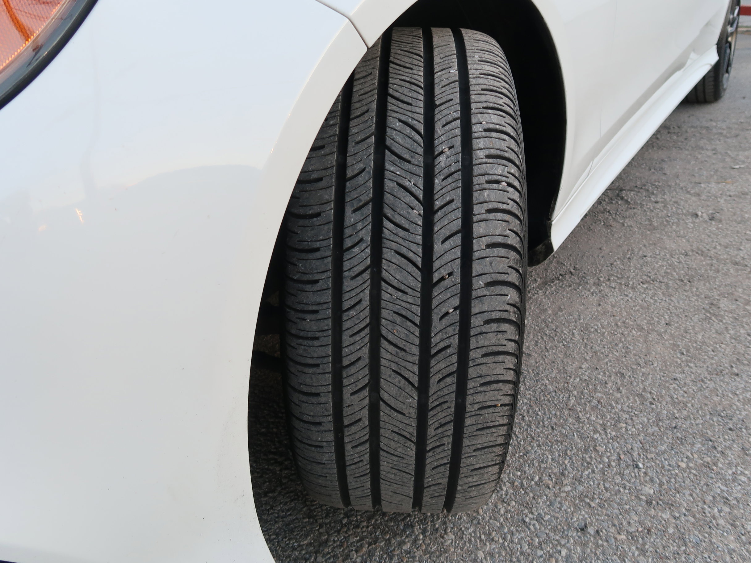 Used 2015 Mercedes-Benz E 400 4MATIC Sedan image 48