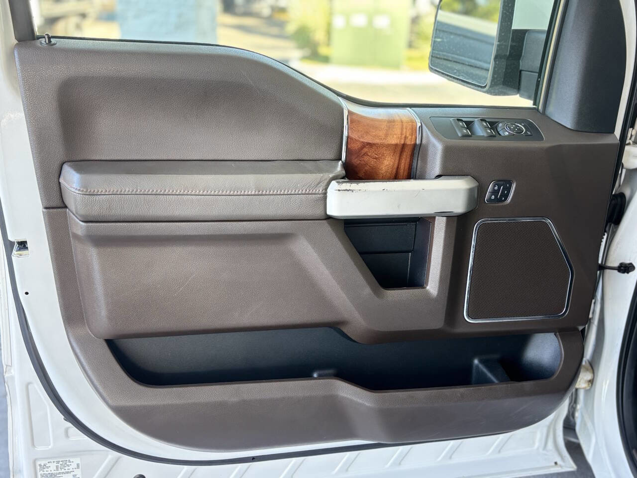 Used 2015 Ford F150 King Ranch w/ Equipment Group 601A Luxury AWD/4WD image 14