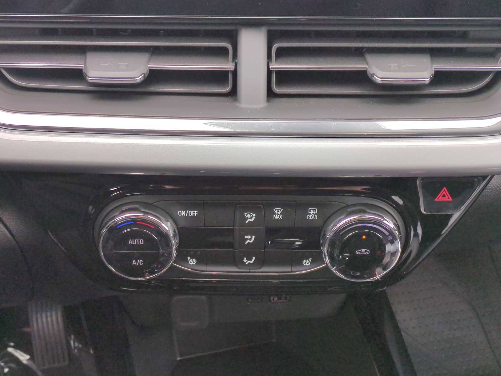 New 2026 Chevrolet Trax LT w/ Driver Confidence Package image 28