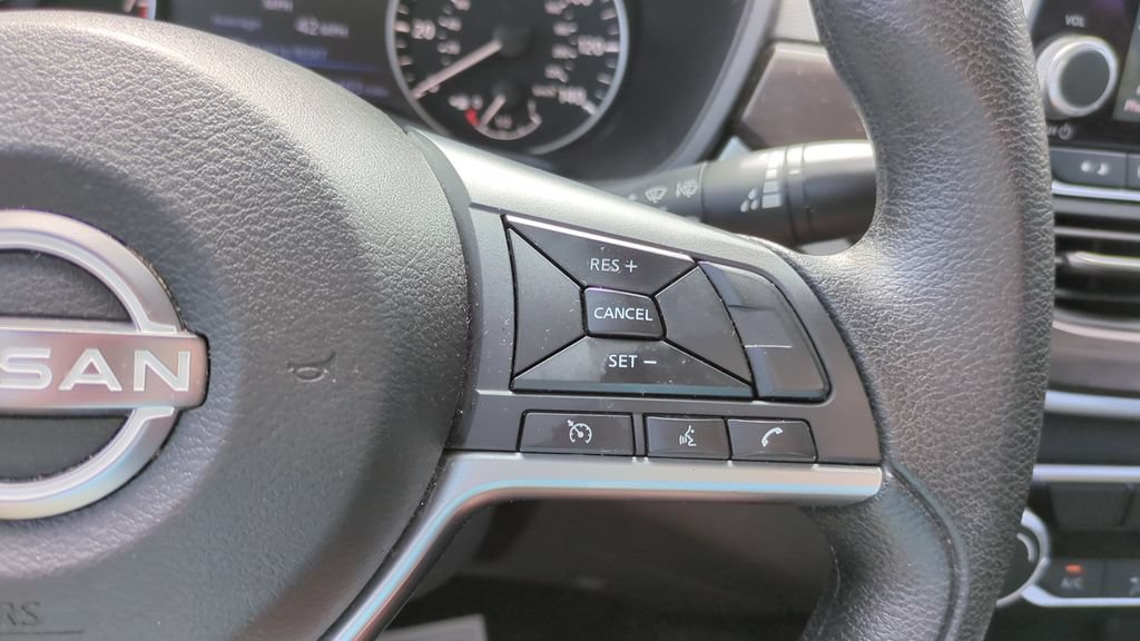 Used 2024 Nissan Altima 2.5 SV FWD image 21