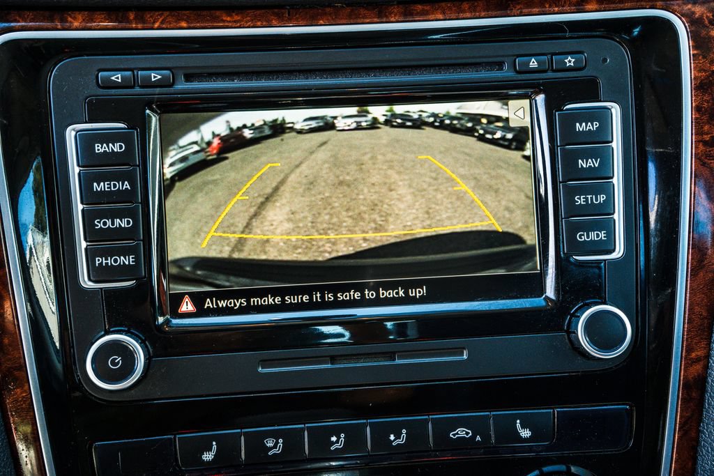Used 2013 Volkswagen Passat 2.5 SEL Premium FWD image 29