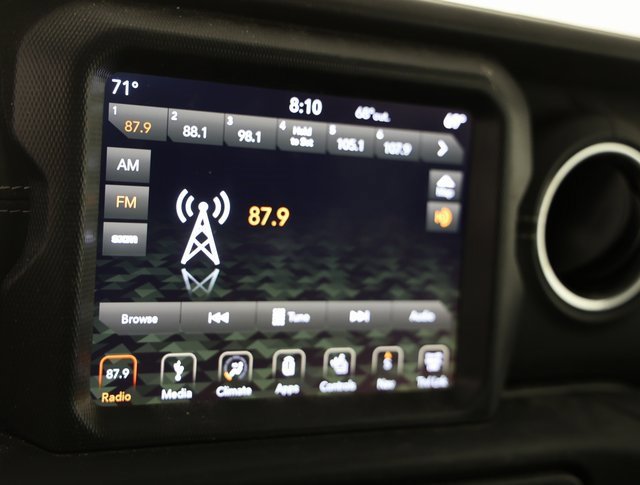 Used 2018 Jeep Wrangler Unlimited Sahara image 6