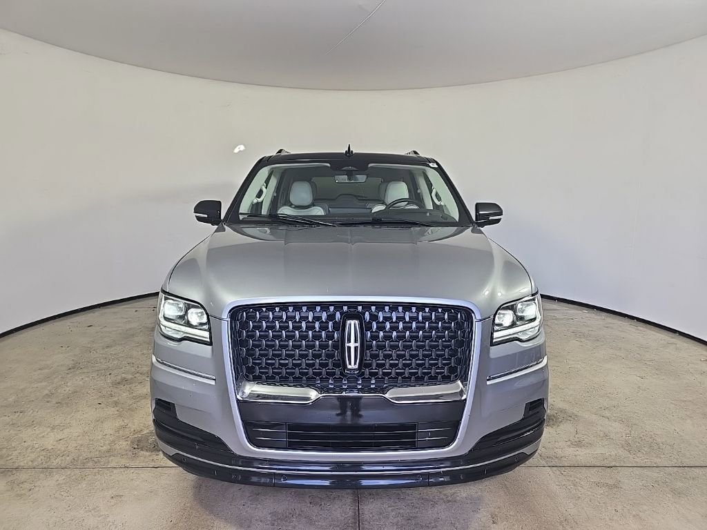 Used 2023 Lincoln Navigator Black Label image 3