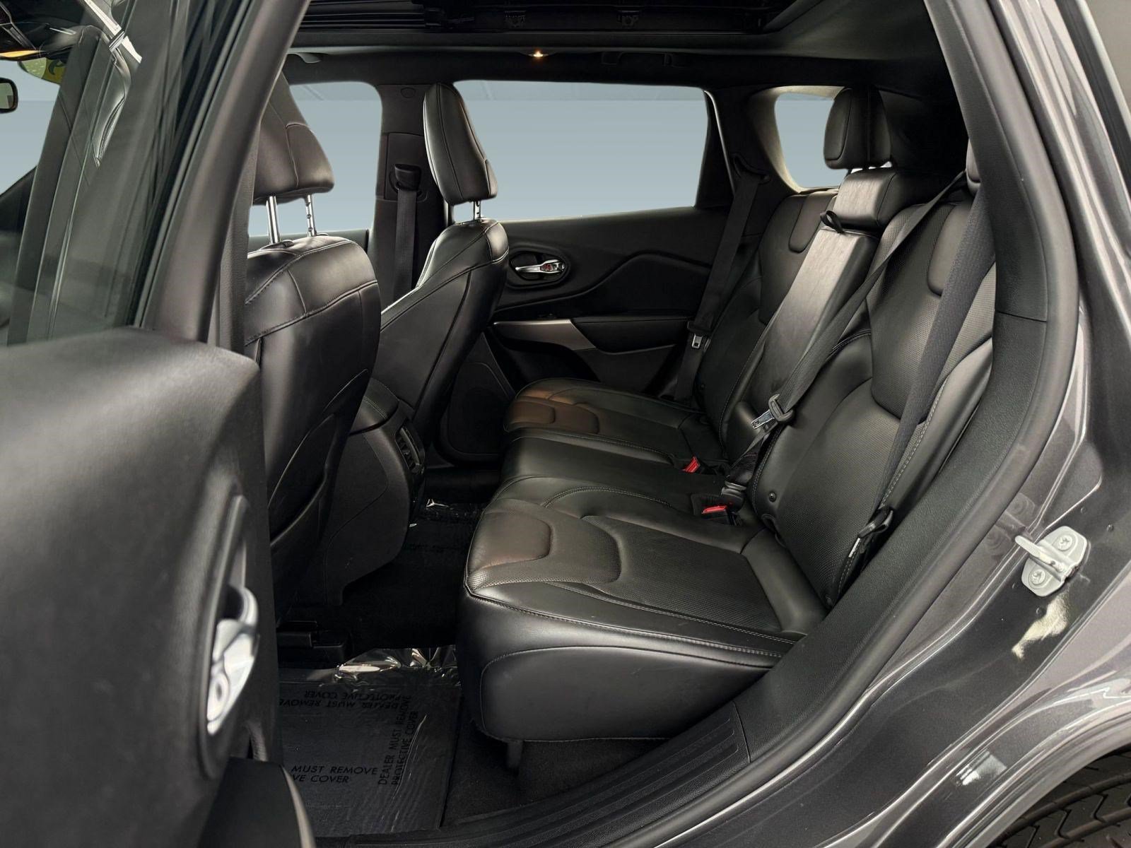 Used 2019 Jeep Cherokee High Altitude AWD/4WD image 12