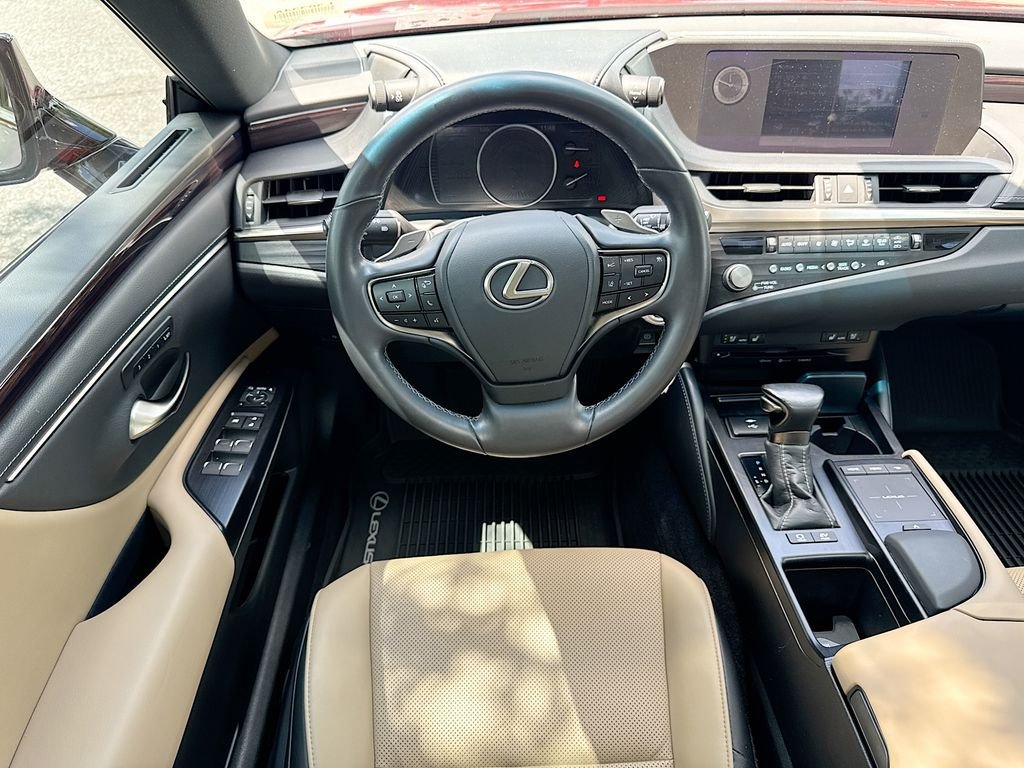 Used 2021 Lexus ES 300h w/ Premium Package FWD image 12
