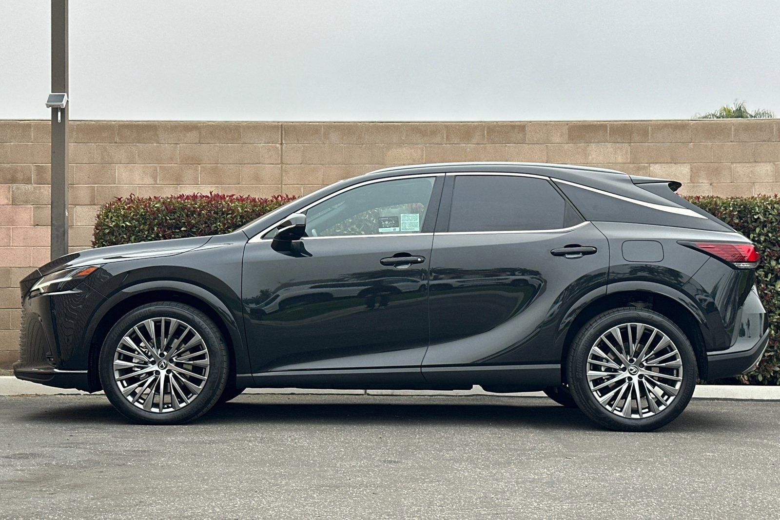 Certified 2024 Lexus RX 450h AWD w/ Luxury Package image 7