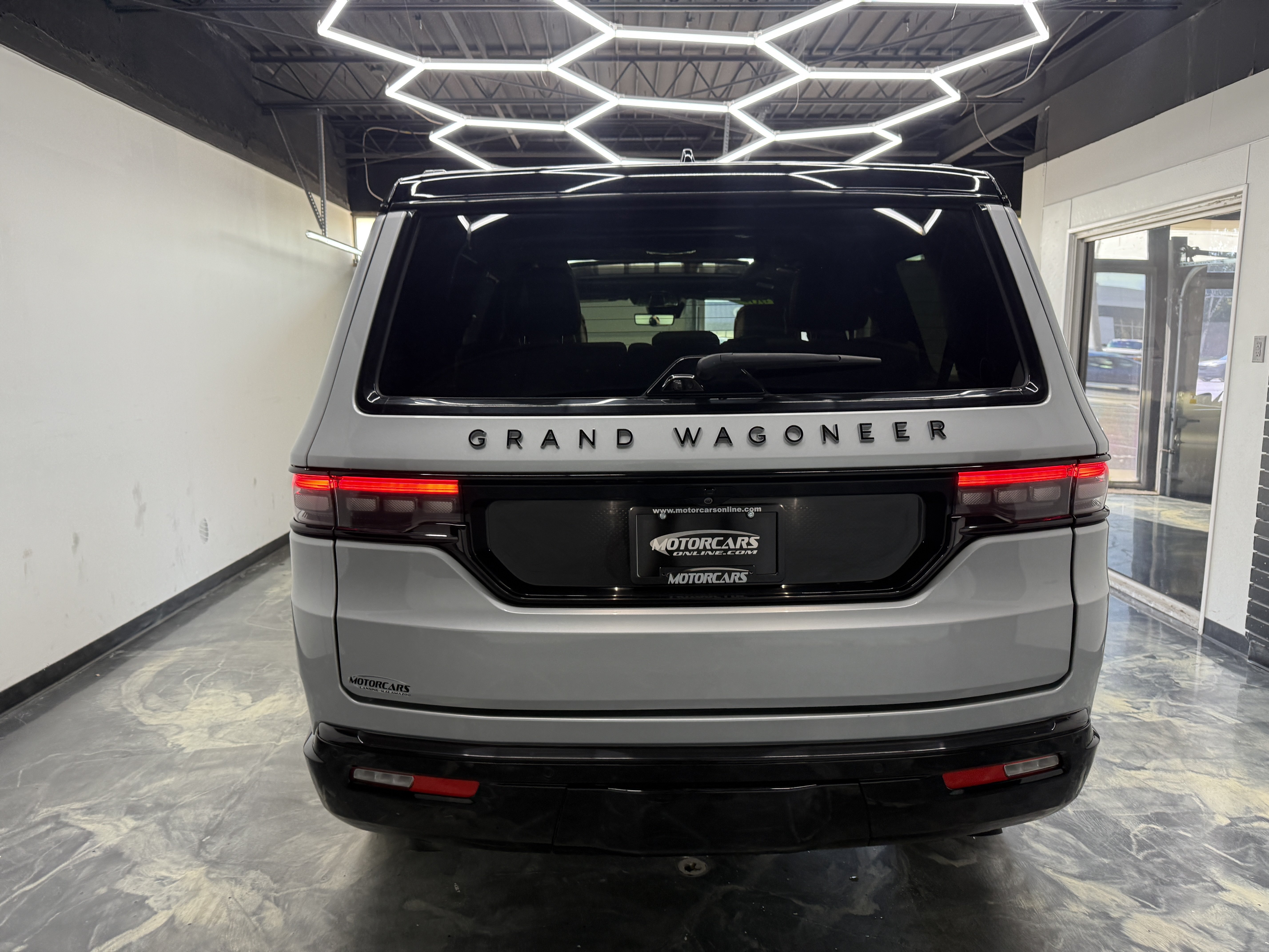 Used 2024 Jeep Grand Wagoneer Series III w/ Rear-Seat Entertainment Group AWD/4WD image 4