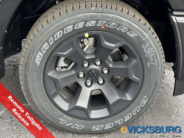 New 2026 RAM 1500 4x4 Crew Cab image 38