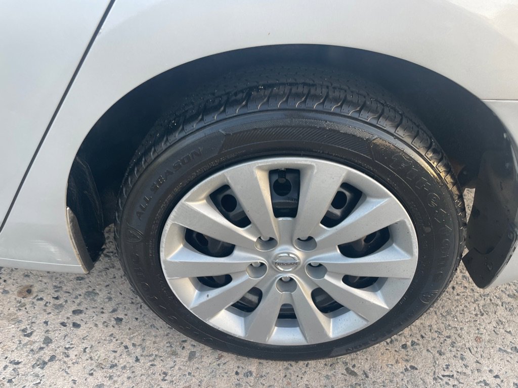 Used 2014 Nissan Sentra SV w/ SV Driver Package FWD image 7