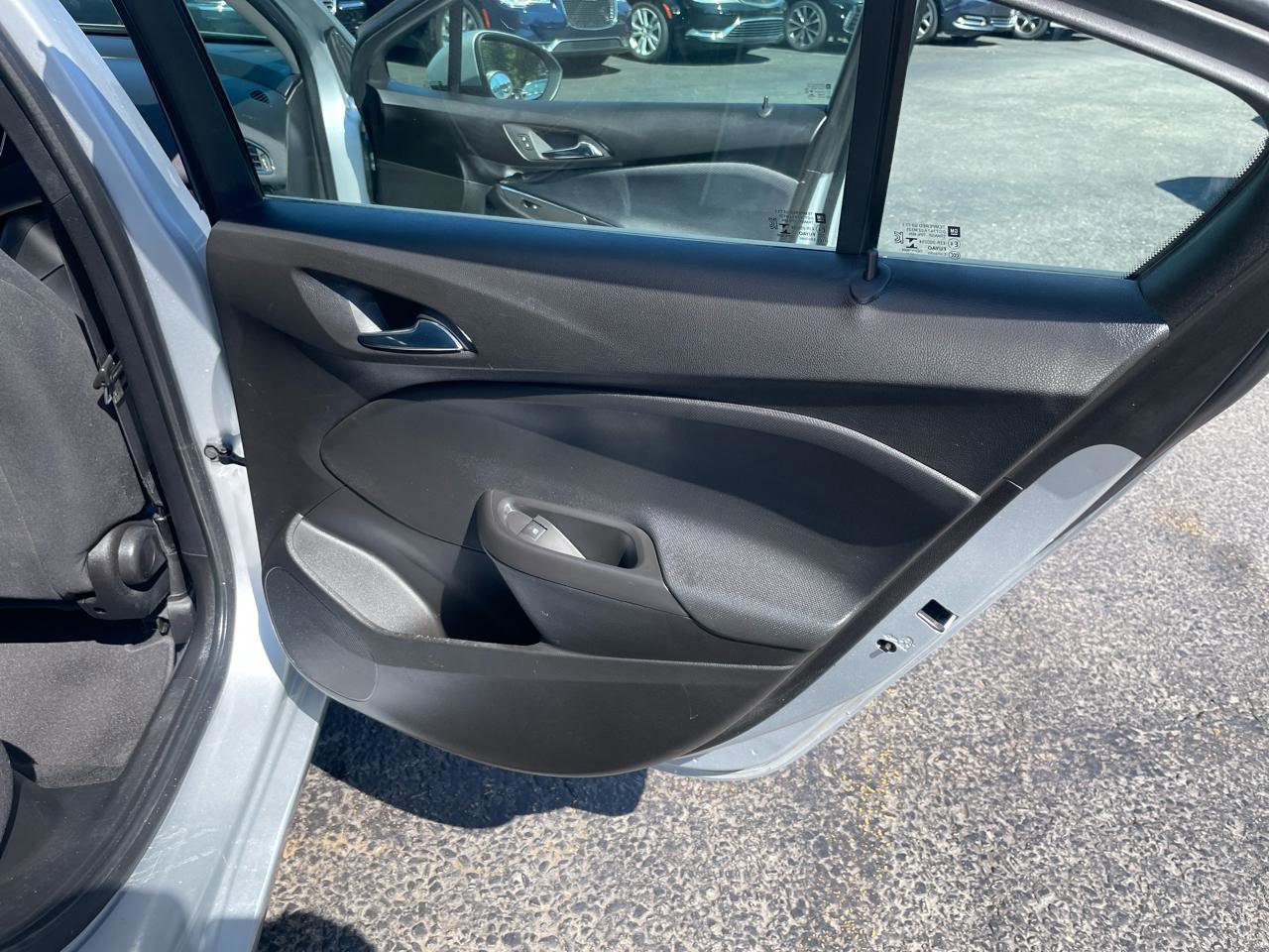Used 2018 Chevrolet Cruze LS FWD image 32