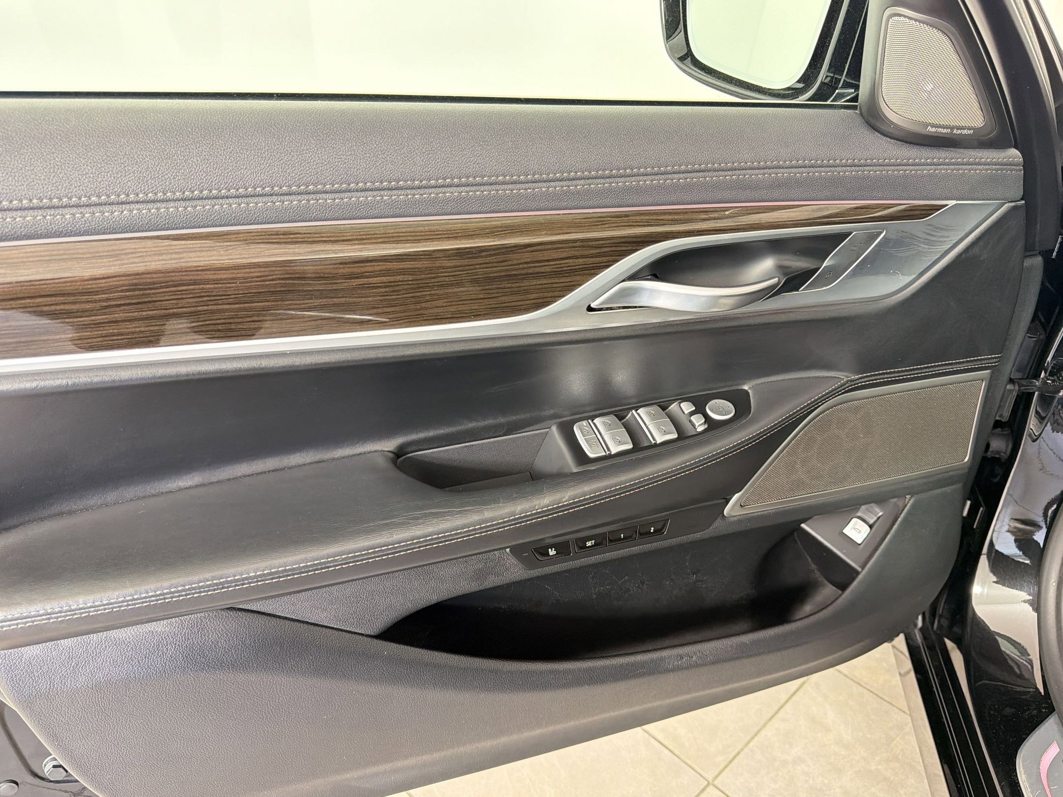 Used 2020 BMW 740i w/ Premium Package image 12