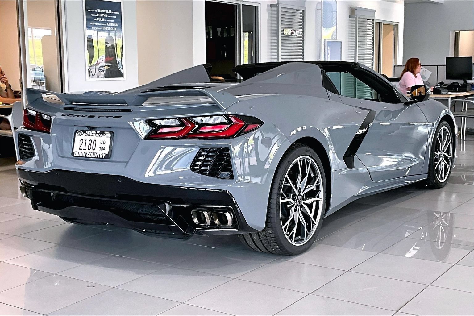 Used 2024 Chevrolet Corvette Stingray Preferred Conv w/ Z51 Performance Package RWD image 2