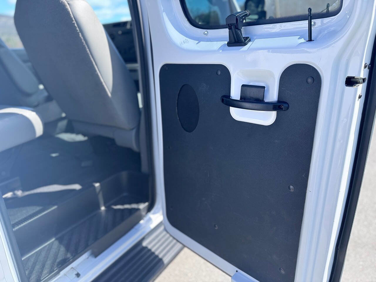 Used 2014 Ford E-350 and Econoline 350 XL RWD image 12