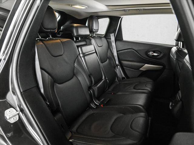 Used 2017 Jeep Cherokee Limited AWD/4WD image 21