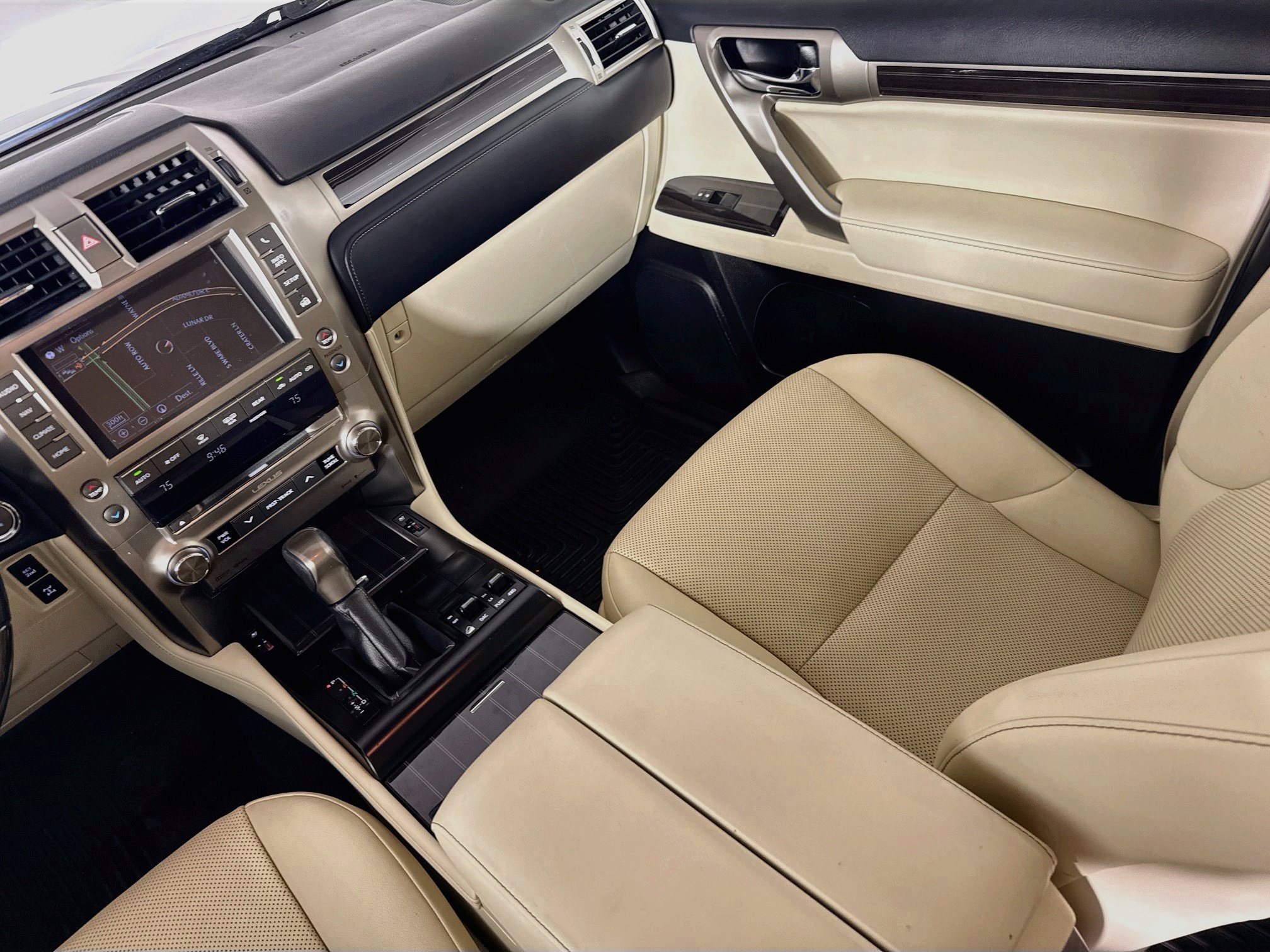 Used 2020 Lexus GX 460 Premium w/ Premium Package AWD/4WD image 29