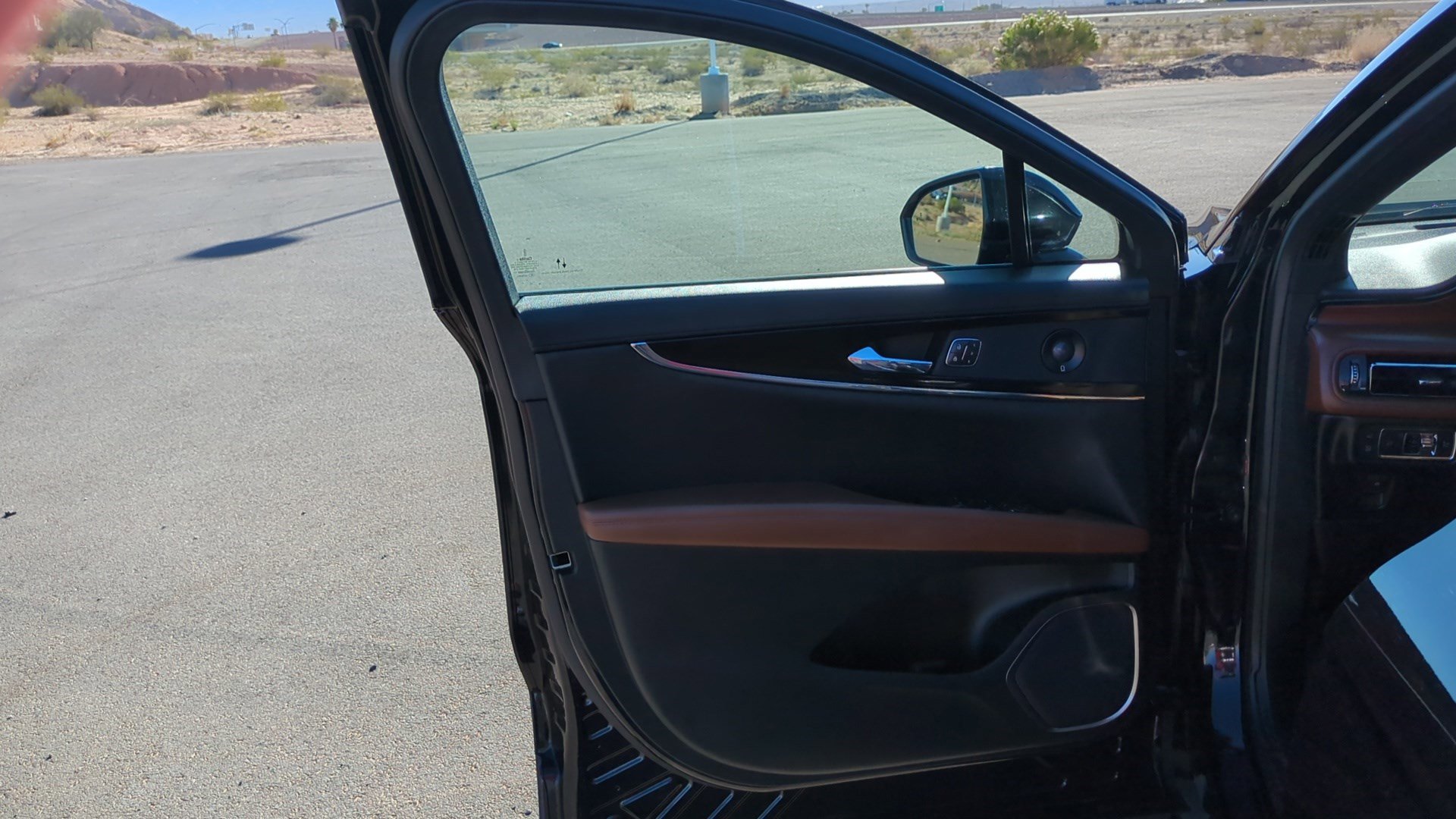 Used 2022 Lincoln Nautilus Reserve image 12